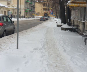 Na lubelskich chodnikach zalega śnieg