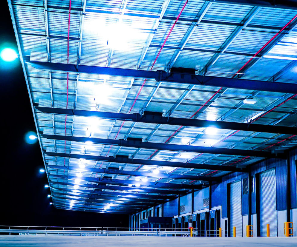 Oświetlenie hali przemysłowej