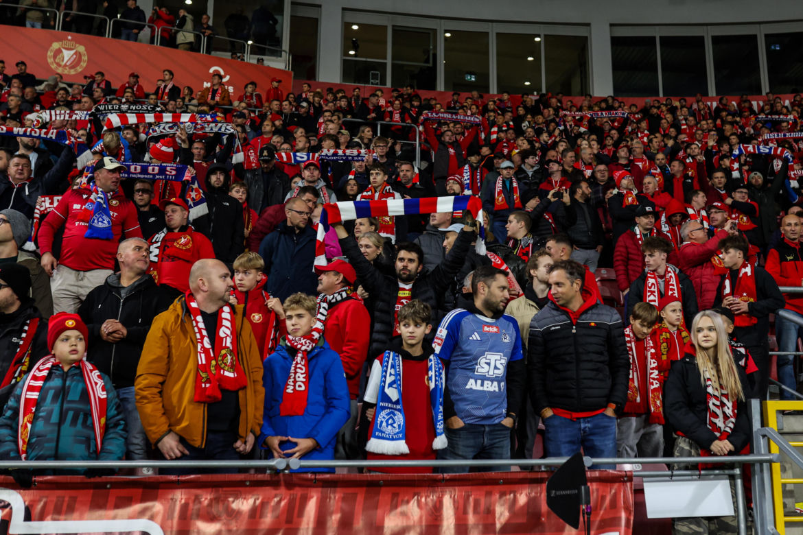 Widzew Łódź - Wisła Kraków; Zdjęcia kibiców i zawodników z meczu 11. kolejki PKO BP Ekstraklasy 2026/27