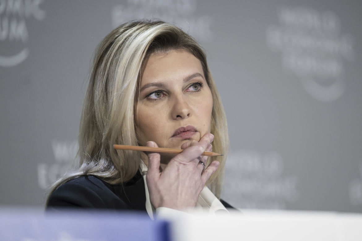 Jolanta Kwaśniewska vs. Ołena Zełenska. Ekspert ocenia