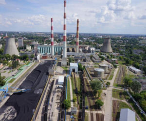 Przez blisko 70 lat były symbolem Łodzi. Trzy kominy EC2 przestały istnieć