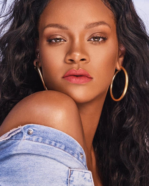Rihanna - tak zmieniała się na przestrzeni lat