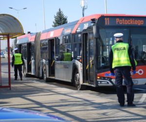 Koronawirus: Tak policja i wojsko pilnują mieszkańców Rzeszowa