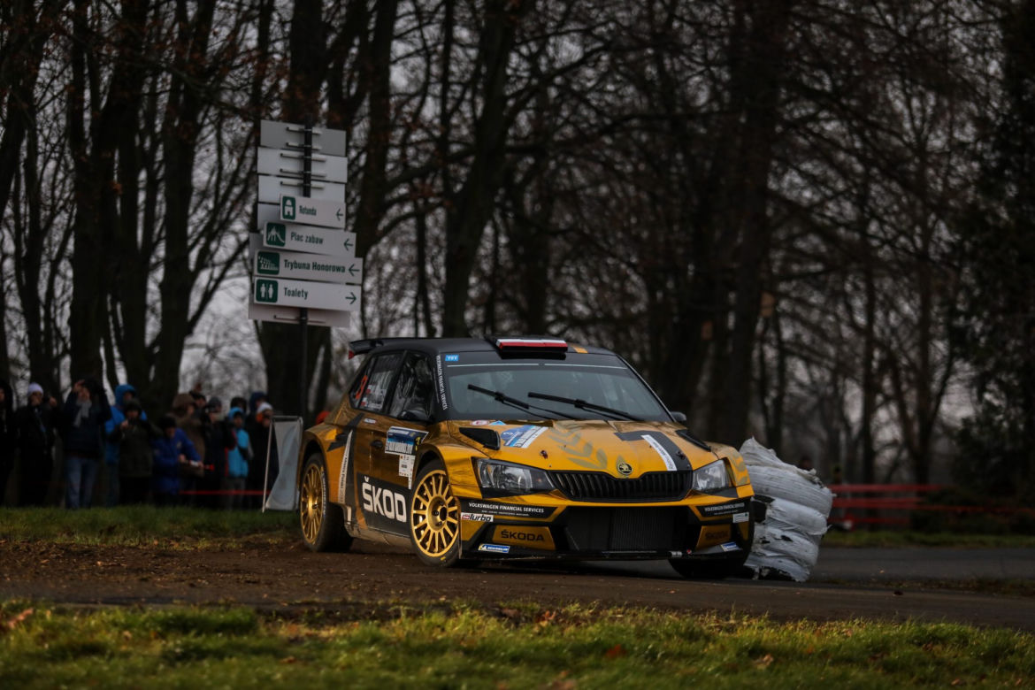 Złota Skoda Fabia R5 zespołu rajdowego Miko Marczyk Motorsport