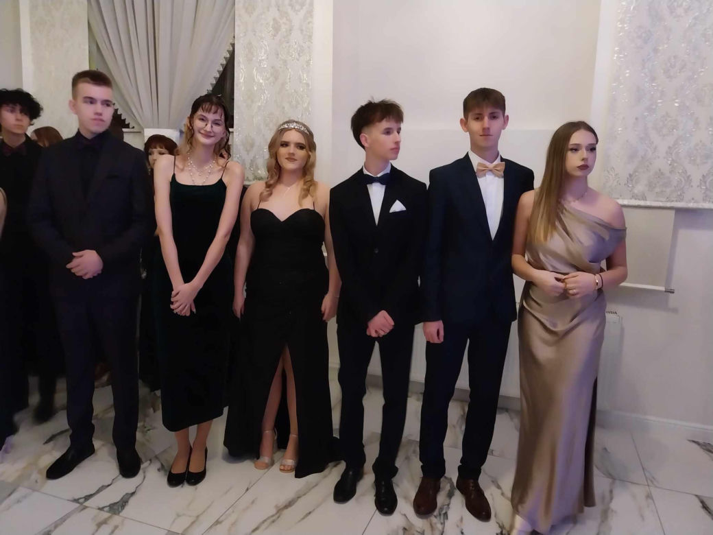 Studniówki 2025: Bal III Liceum Ogólnokształcącego w Starachowicach