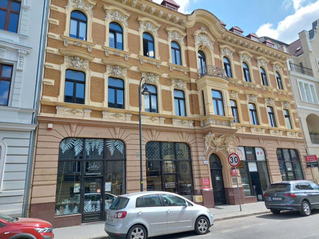 Kamienice w centrum Bydgoszczy potrzebują remontu. Gdzie prace już ruszyły, a gdzie tynk wciąż sypie się ze ścian?