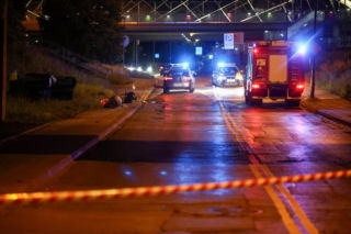Wypadek w Krakowie. Nie żyją dwie osoby potrącone przez samochód na chodniku