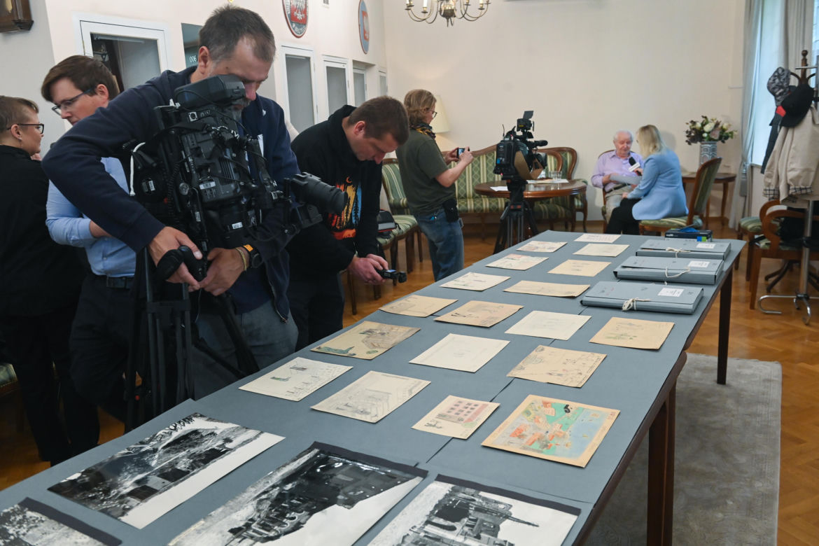Pokaz dziecięcych rysunków z 1946 roku