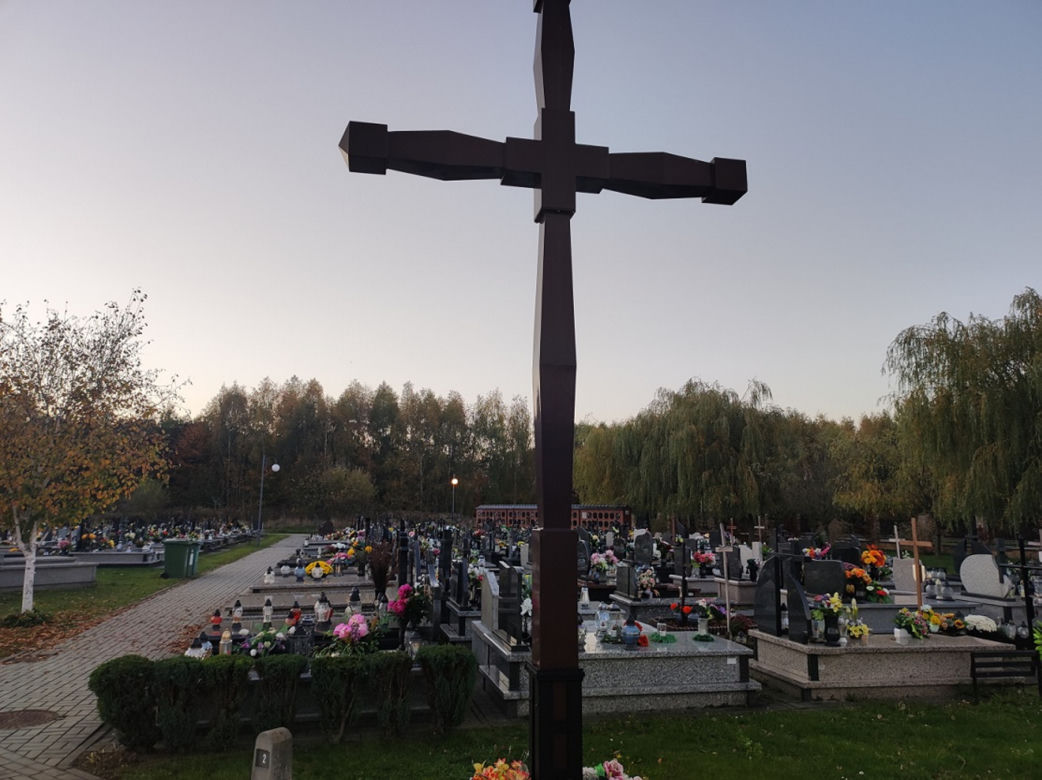 Zbrodnia w Tarnowie. Pogrzeb Katarzyny i jej córeczek na cmentarzu w Klikowej