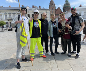 Studenci PWSZ odbierają klucz do bram Nowego Sącza