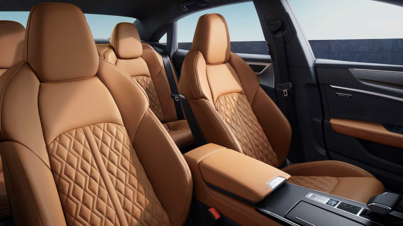 Audi A7L 