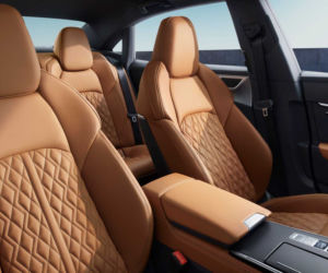 Audi A7L 