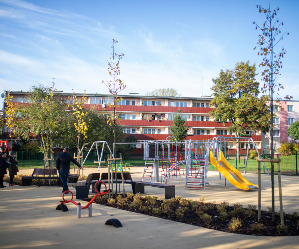 Plac zabaw, boisko i siłownia - Centralny Park Rekreacji w Płocku otwarty