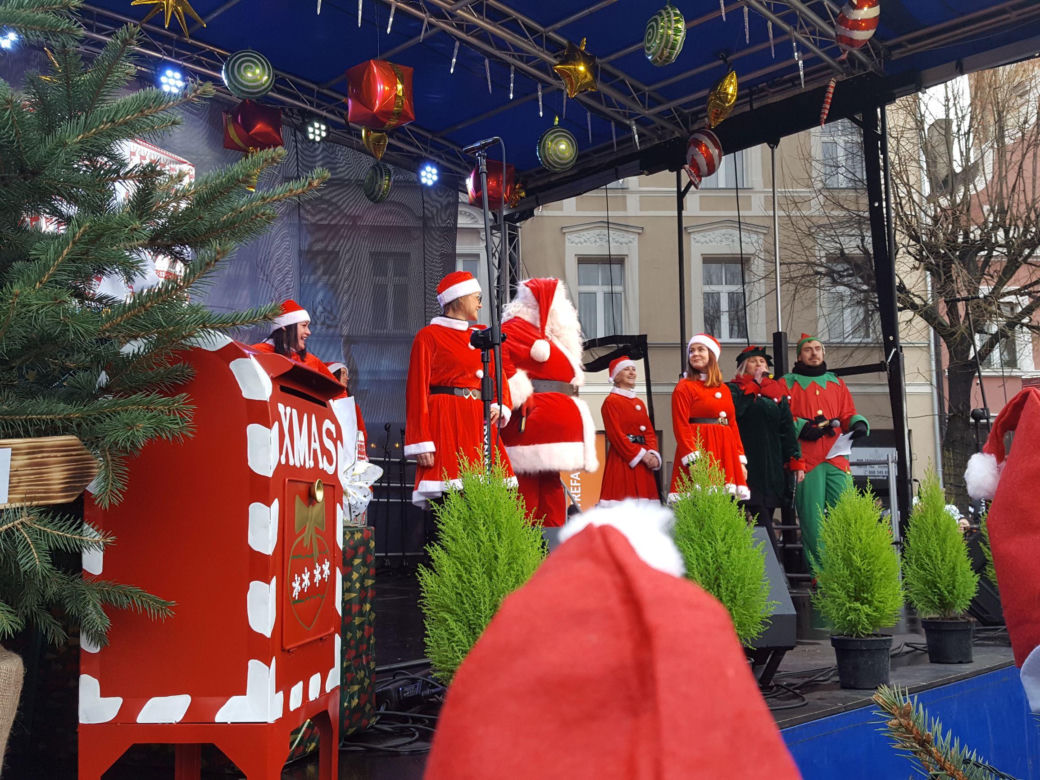 Ekstremalne Mikołajki z NGO w Lesznie przyciagnęły tłumy mieszkańców