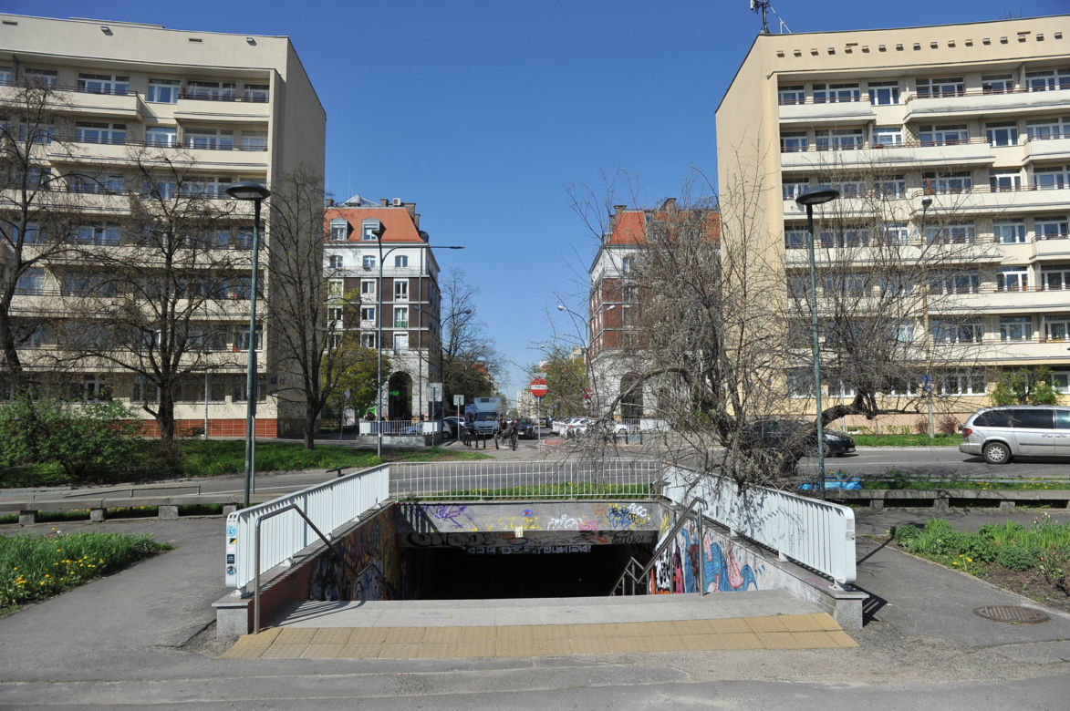 Na placu Na Rozdrożu staną windy. Będzie też pomnik - tylko kiedy? 