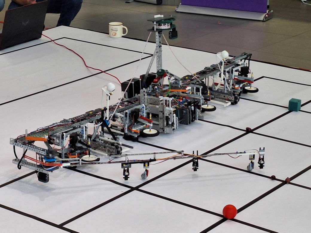 Roboty w natarciu. W Jasionce odbyła się kolejna edycja XChallenge