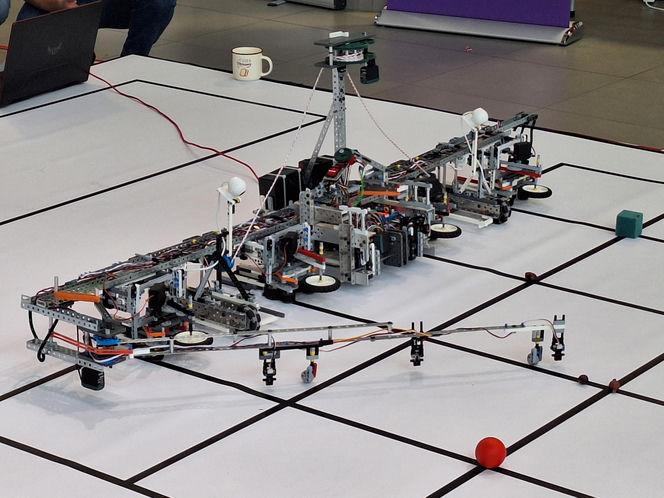 Roboty w natarciu. W Jasionce odbyła się kolejna edycja XChallenge