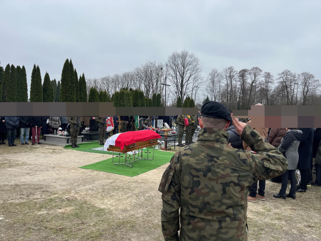 Terespol. Pogrzeb tragicznie zmarłego żołnierza. 28-letniego Mateusza żegnają rodzina i przyjaciele