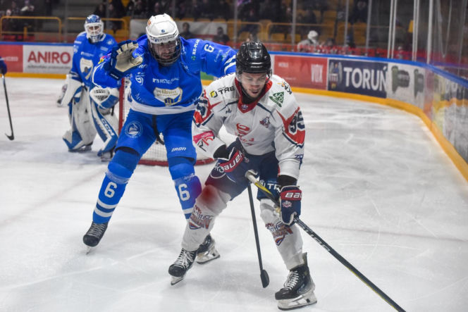 KH Energa Toruń - Unia Oświęcim 2:1! Zdjęcia kibiców i zawodników obu drużyn