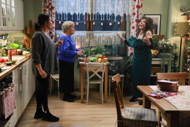 Szampan się leje na planie M jak miłość! To Perepeczko wkroczyła, jak królowa