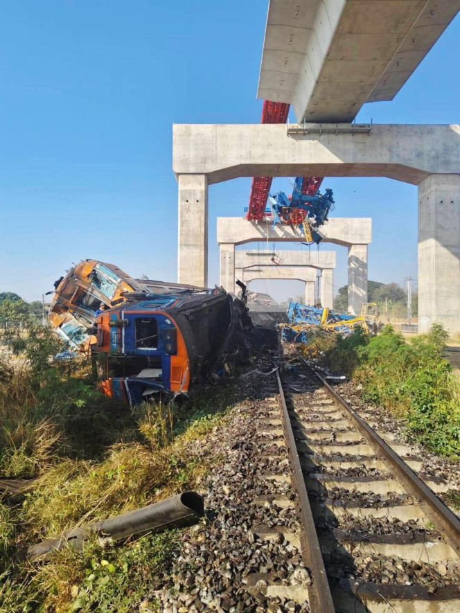 Tajlandia/ Co najmniej 12 osób zginęło w katastrofie kolejowej