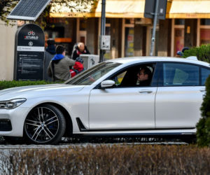 Paweł Deląg jeździ BMW serii 7 za pół miliona złotych