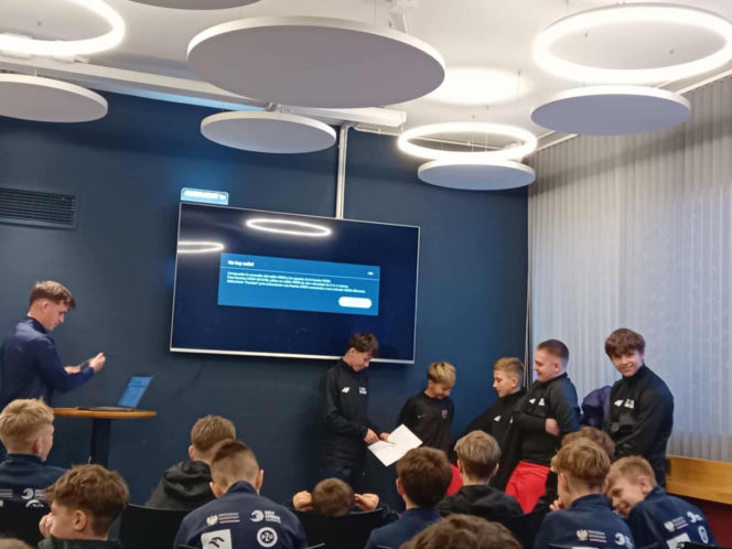 Piłkarze ze SP nr 9 w Barcelonie