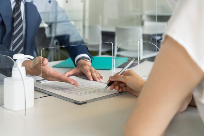 Tyle można zarobić w stołecznym ratuszu. Niektórzy mają wypłatę wyższą niż Trzaskowski!