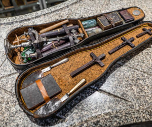 Zestaw do polowania na wampiry we Wrocławiu. Co zawiera i do czego służył?