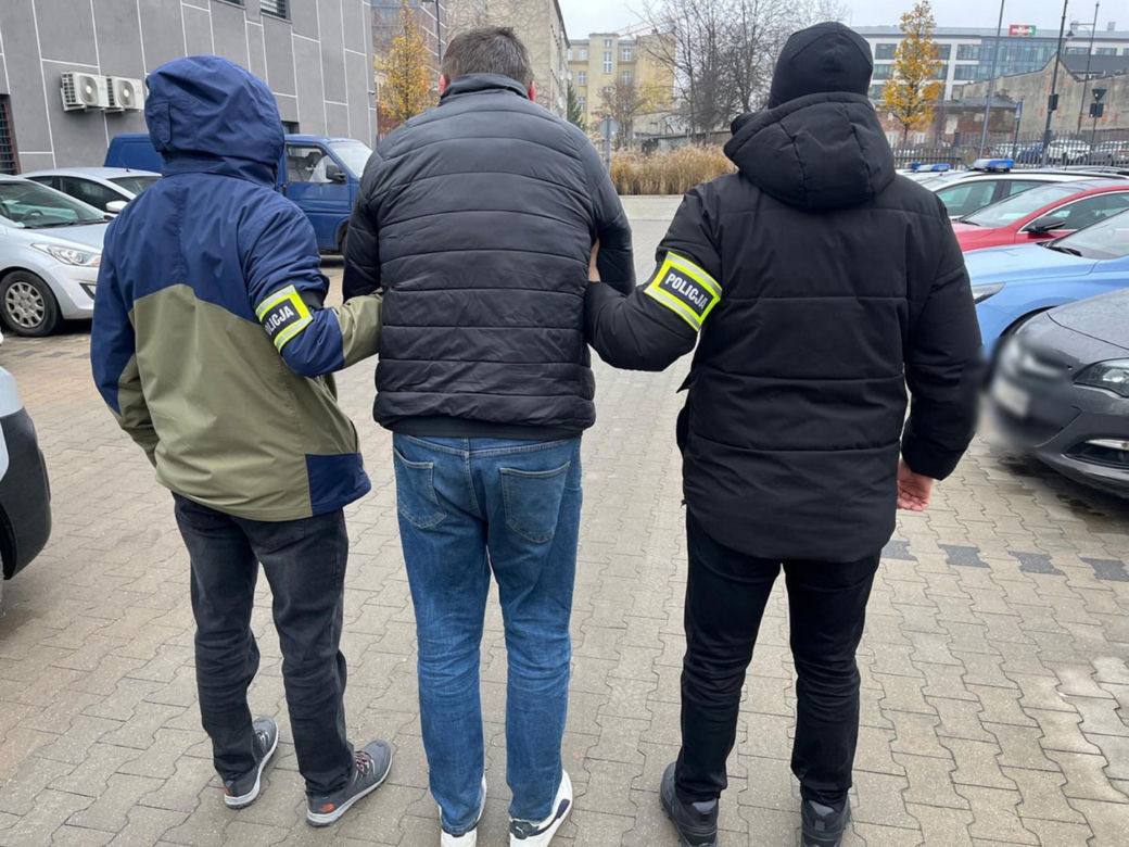 Oszukali metodą na policjanta ponad 40 osób. Straty szły w miliony
