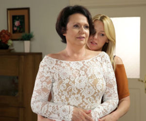 M jak miłość, odcinek 1401, Marysia (Małgorzata Pieńkowska), Agata (Katarzyna Kwiatkowska)
