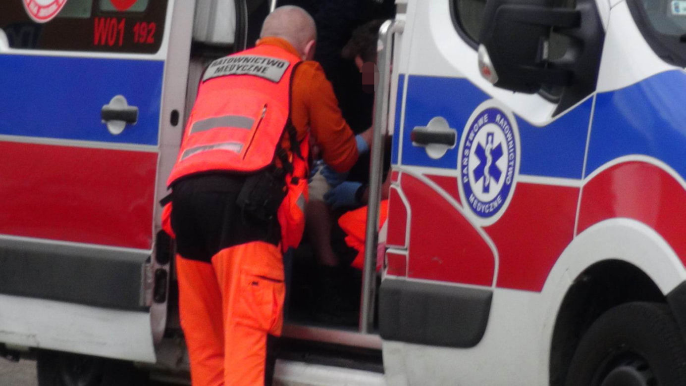 Pościg za kierowcą na Pradze, w ruch poszedł gaz. Policjant w karetce. Co tam się stało?!