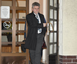 Prezes przepytywał senatorów