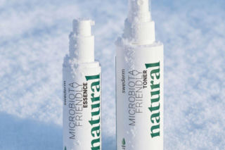 Zimowa ochrona ze swederm. Skuteczne nawilżenie i ukojenie dla przesuszonej skóry