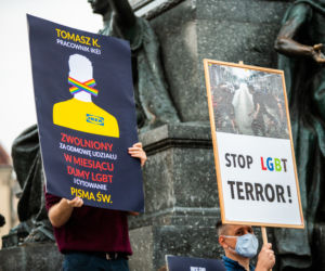 Demonstracja LGBT i narodowców na krakowskim Rynku