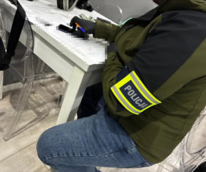 Nalot na Pradze Północ. Dilerów zastali w bieliźnie