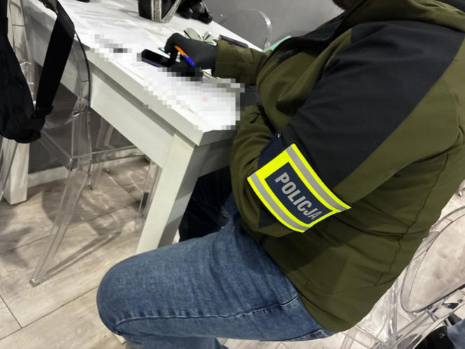 Nalot na Pradze Północ. Dilerów zastali w bieliźnie