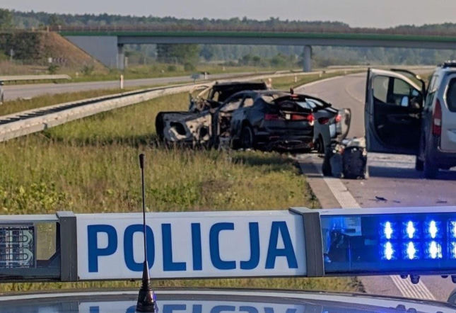Czołowe zderzenie na autostradzie A1. Kierowca wjechał pod prąd
