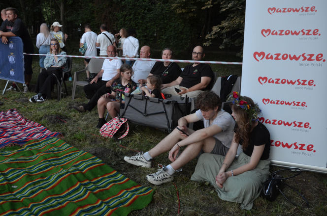 Dawne słowiańskie obrzędy ożyły w Parku Aleksandria w Siedlcach. Zespół Chodowiacy zaprezentował widowisko „Kupalnocka”