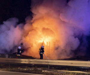 Zderzenie 5 pojazdów na A4. Paliła się ciężarówka! [ZDJĘCIA]