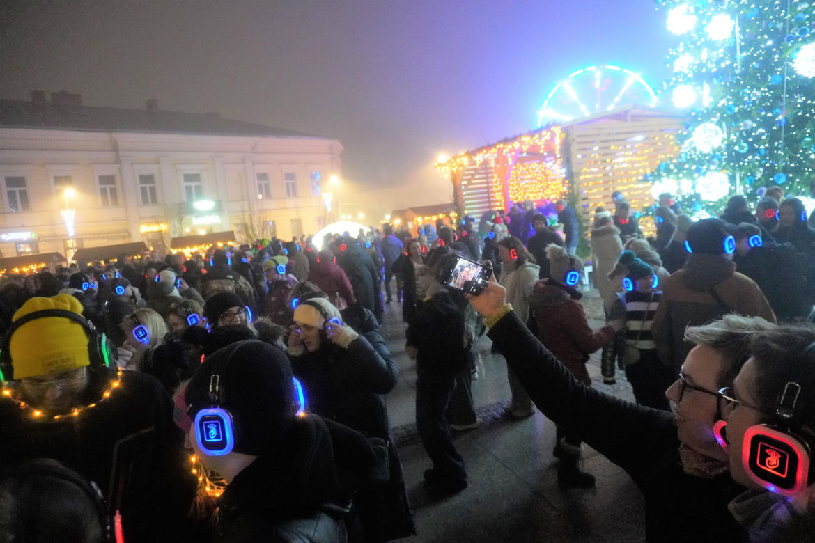 Silent disco i diabelski młyn w Rynku w Kielcach