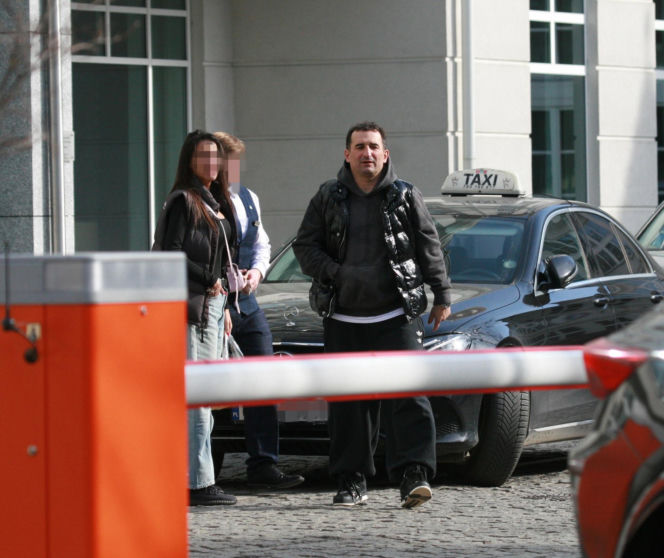 Michał Koterski z dziewczyną na spacerze