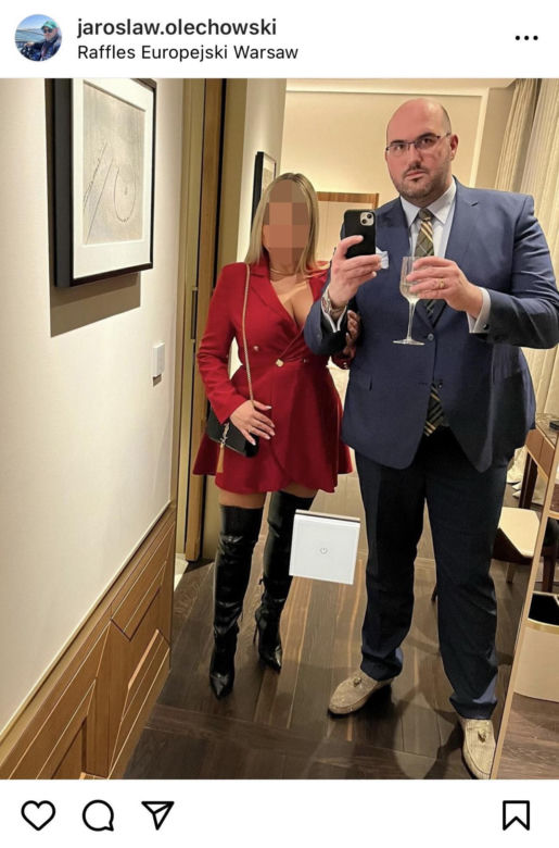 Były szef "Wiadomości" chwali się bogactwem. Jachty, markowe koszulki, podróże