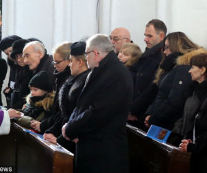 Rodzina Pawła Adamowicza przyjmuje kondolencję
