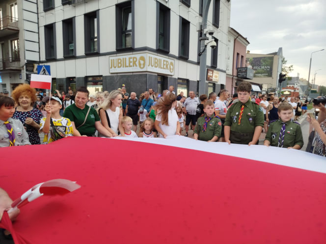 „Cześć i chwała bohaterom!”. Siedlczanie spotkali się w centrum miasta, by uczcić 82. rocznicę wybuchu Powstania Warszawskiego