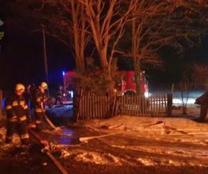 Z jej domu pod Płockiem nic nie zostało. Uratowała się z pożaru, ale straciła dorobek życia! [ZDJĘCIA]