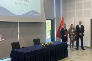 Rekordowe środki trafiły do Kraśnika. Burmistrz podpisał umowę na ich wykorzystanie