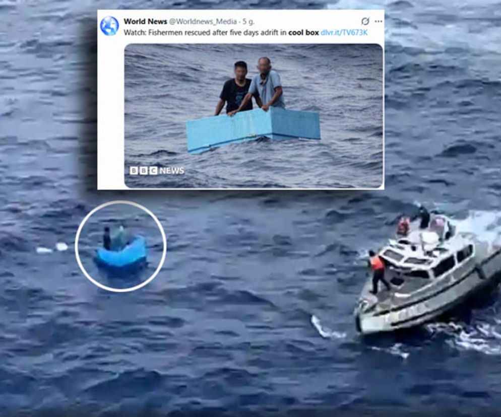 Dwaj rybacy dryfujący w niebieskim pojemniku na oceanie obok łodzi ratunkowej. O ocaleniu rozbitków przeczytasz w Eska.