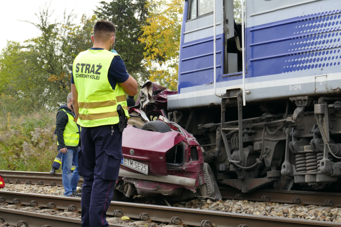 Wypadek na niestrzeżonym przejeździe