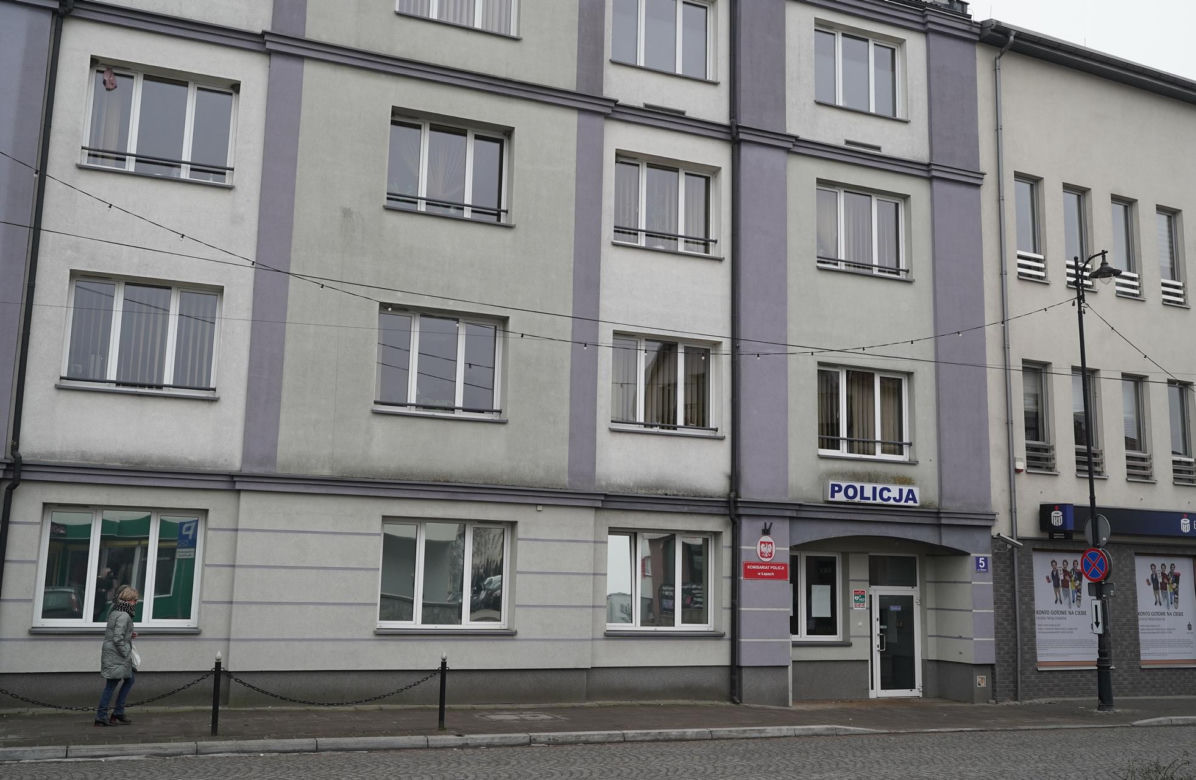Pan Szymon zgłosił kradzież 30-letniego fiata. Chwilę później policjant namierzył złodzieja